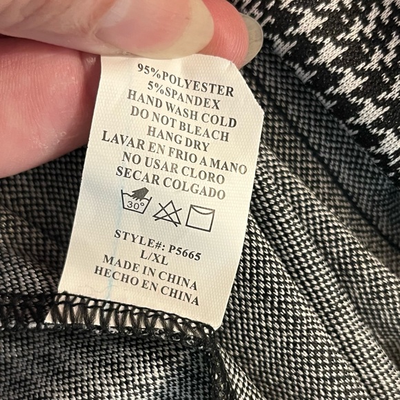 🆕Bottom Sharp black and white size L-XL Straight legged pants. NWT. - Picture 12 of 13